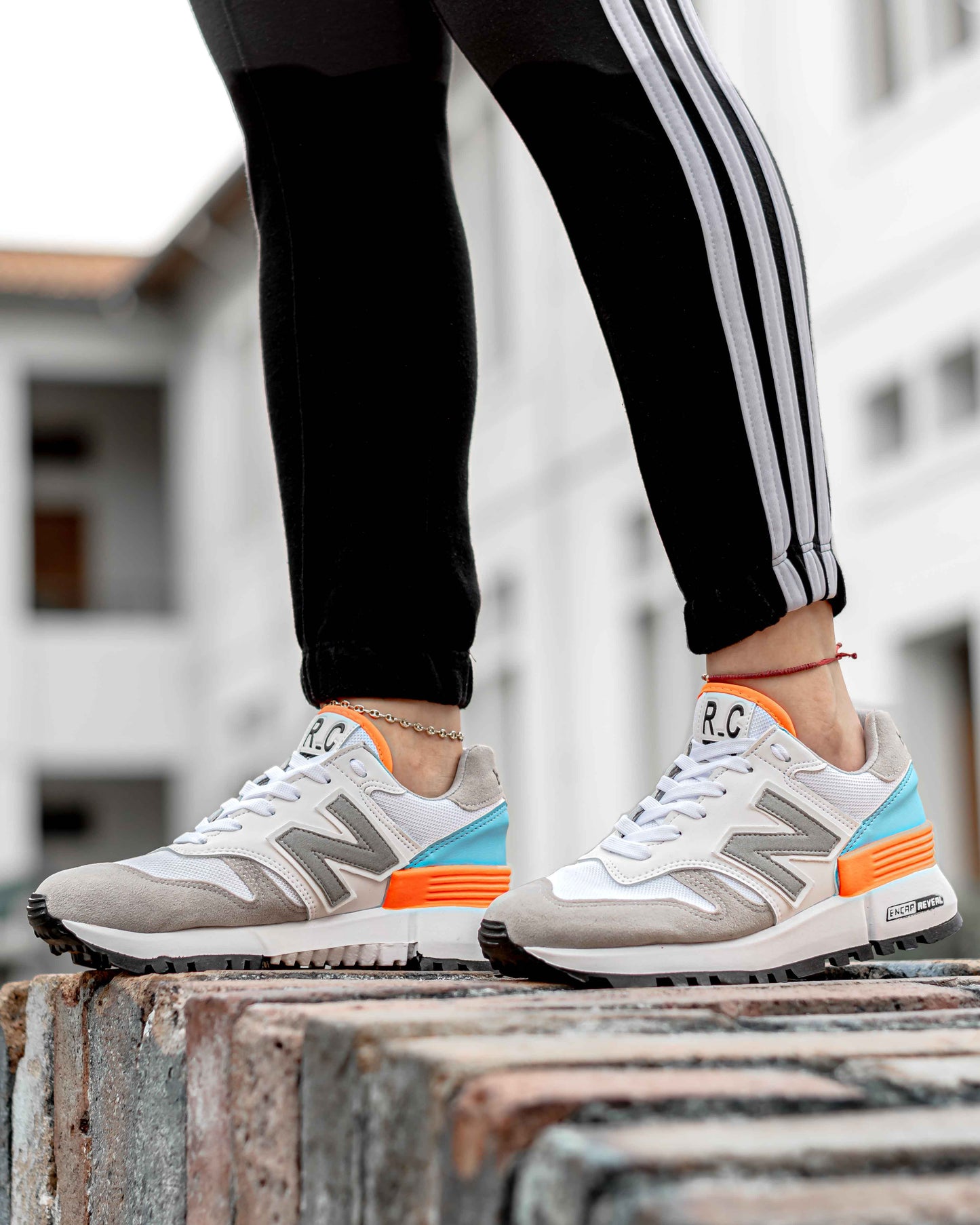 Tenis New Balance Dama Gris Naranja